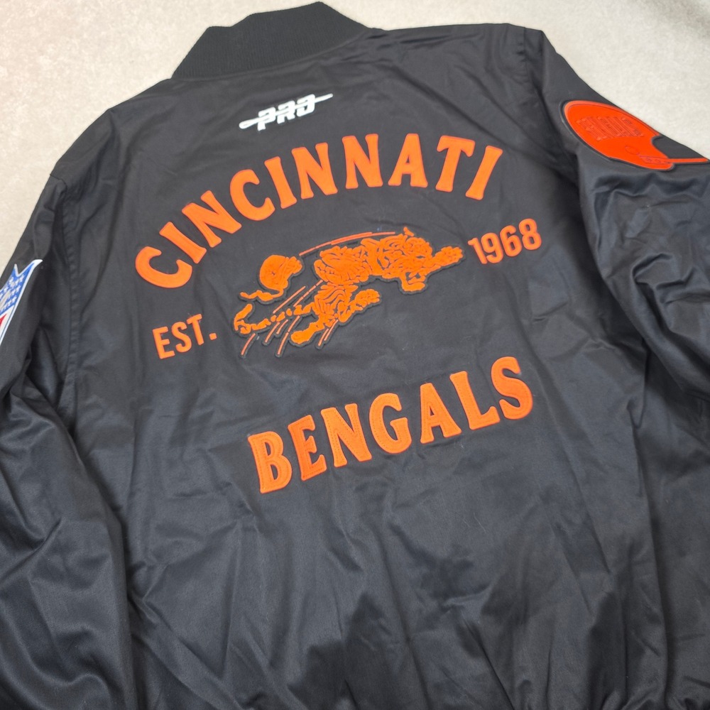 Pro Standard Cincinnati Bengals Jacket Size L NFL Fan Gear Cotton Bomber Black